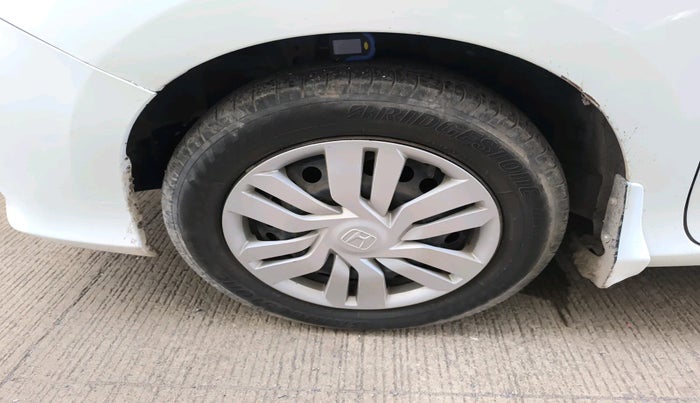 2014 Honda City 1.5L I-VTEC SV, Petrol, Manual, 1,86,985 km, tyre