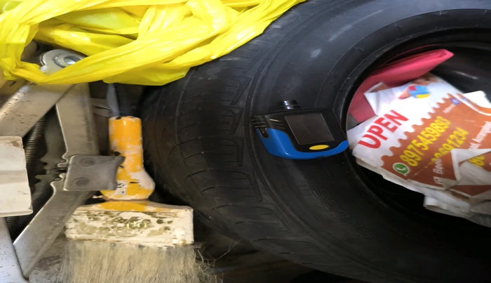 2014 Honda City 1.5L I-VTEC SV, Petrol, Manual, 1,86,985 km, tyre