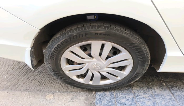 2014 Honda City 1.5L I-VTEC SV, Petrol, Manual, 1,86,985 km, tyre