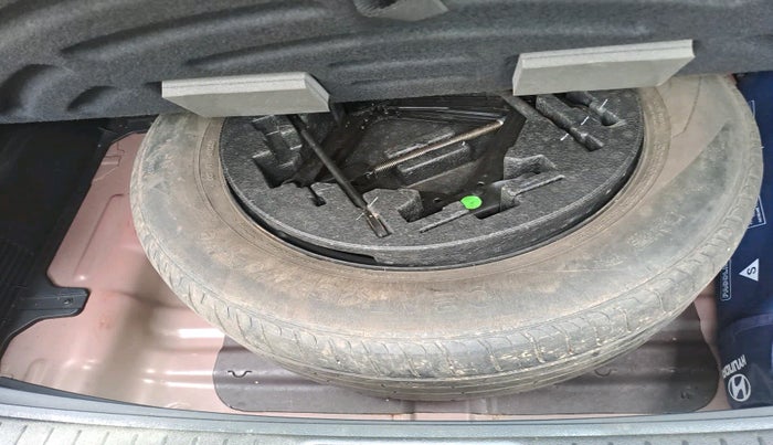 2016 Hyundai Creta SX PLUS 1.6 PETROL, Petrol, Manual, 82,934 km, tyre