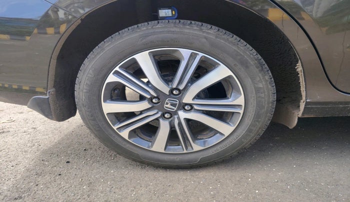 2024 Honda Amaze 1.2L I-VTEC VX CVT, Petrol, Automatic, 2,514 km, tyre