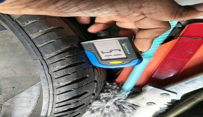 2014 Honda City 1.5L I-VTEC VX CVT, Petrol, Automatic, 1,02,332 km, tyre