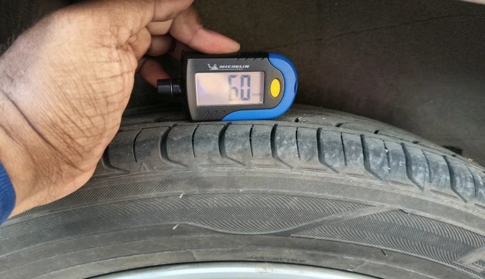 2014 Honda City 1.5L I-VTEC VX CVT, Petrol, Automatic, 1,02,332 km, tyre