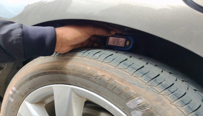 2013 Nissan Sunny XV DIESEL, Diesel, Manual, 1,42,499 km, tyre