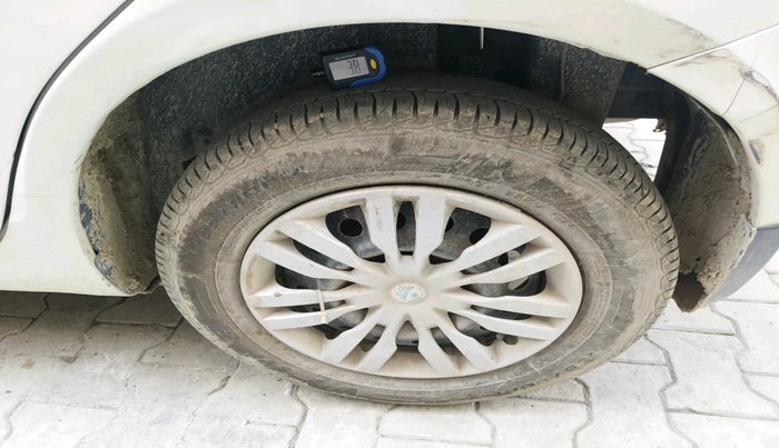 2014 Maruti Swift VXI, Petrol, Manual, 84,530 km, tyre