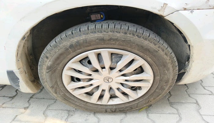 2014 Maruti Swift VXI, Petrol, Manual, 84,530 km, tyre