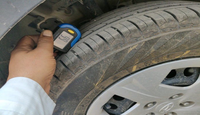 2022 Hyundai VENUE S 1.2, Petrol, Manual, 28,003 km, tyre