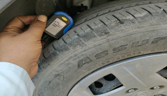 2022 Hyundai VENUE S 1.2, Petrol, Manual, 28,003 km, tyre