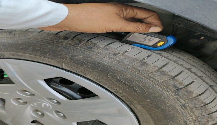 2022 Hyundai VENUE S 1.2, Petrol, Manual, 28,003 km, tyre