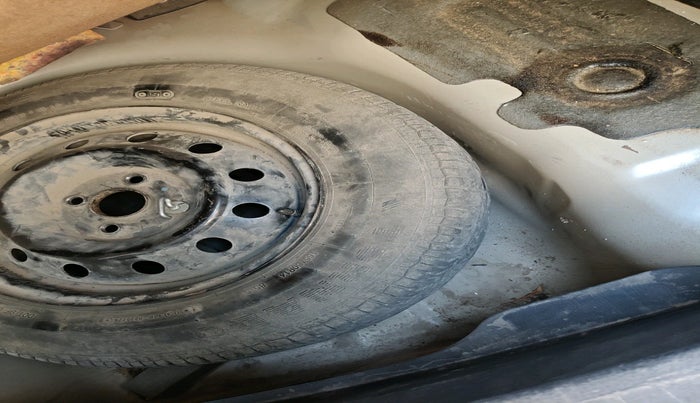 2012 Maruti Swift Dzire VXI, Petrol, Manual, 70,992 km, tyre