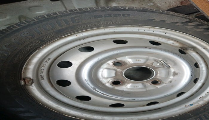 2011 Maruti Wagon R 1.0 LXI, Petrol, Manual, 1,78,160 km, tyre