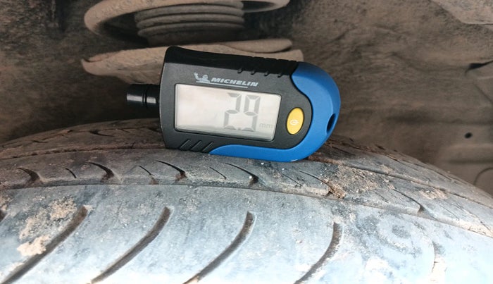 2011 Hyundai Santro Xing GL PLUS LPG, Petrol, Manual, 1,04,219 km, tyre