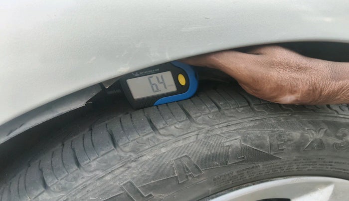 2017 Maruti Celerio VXI CNG, Petrol, Manual, 2,37,671 km, tyre