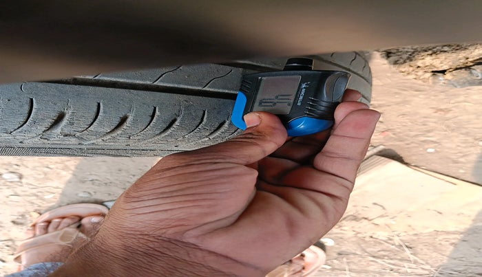 2017 Maruti Vitara Brezza ZDI PLUS, Diesel, Manual, 1,05,477 km, tyre