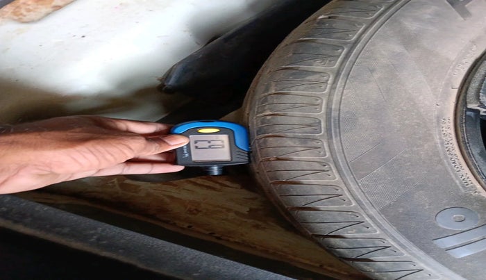 2017 Maruti Vitara Brezza ZDI PLUS, Diesel, Manual, 1,05,477 km, tyre