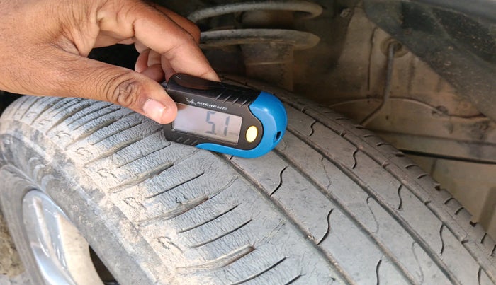 2017 Maruti Vitara Brezza ZDI PLUS, Diesel, Manual, 1,05,477 km, tyre