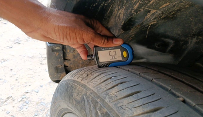 2017 Maruti Vitara Brezza ZDI PLUS, Diesel, Manual, 1,05,477 km, tyre