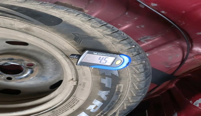 2016 Renault Kwid RXT 1.0, Petrol, Manual, 1,03,170 km, tyre