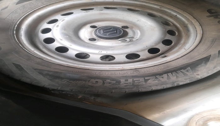 2017 Maruti Swift LDI, Diesel, Manual, 1,22,905 km, tyre