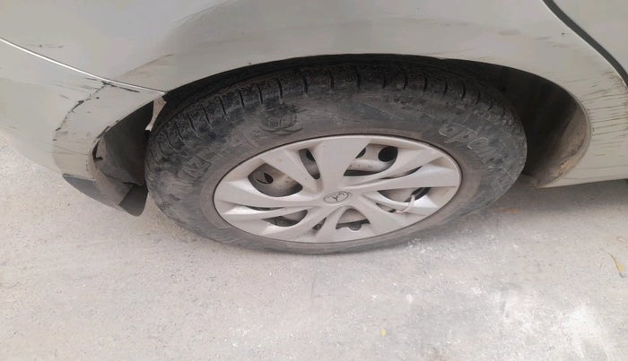 2017 Maruti Swift LDI, Diesel, Manual, 1,22,905 km, tyre