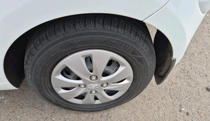 2012 Hyundai i10 SPORTZ 1.2 AT, Petrol, Automatic, 27,365 km, tyre