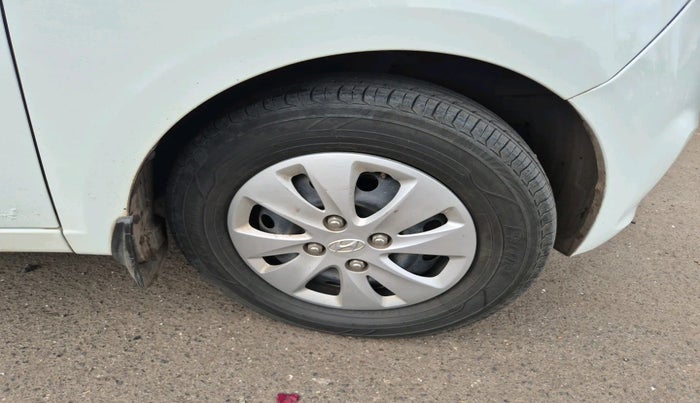 2012 Hyundai i10 SPORTZ 1.2 AT, Petrol, Automatic, 27,365 km, tyre