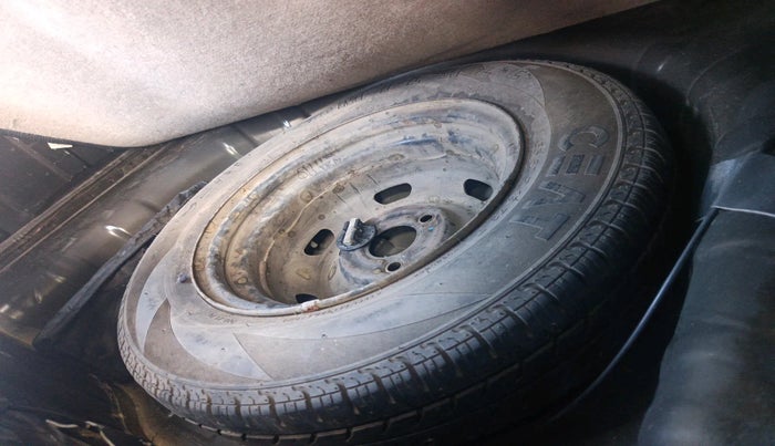 2016 Renault Kwid RXT 1.0, Petrol, Manual, 38,286 km, tyre