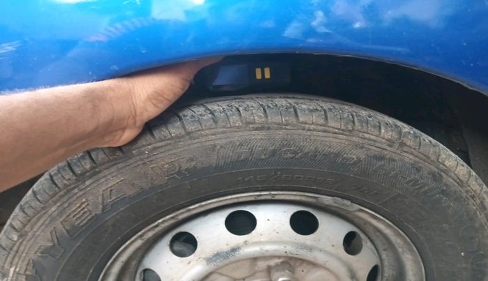 2013 Hyundai Eon ERA + LPG, Petrol, Manual, 1,14,315 km, tyre