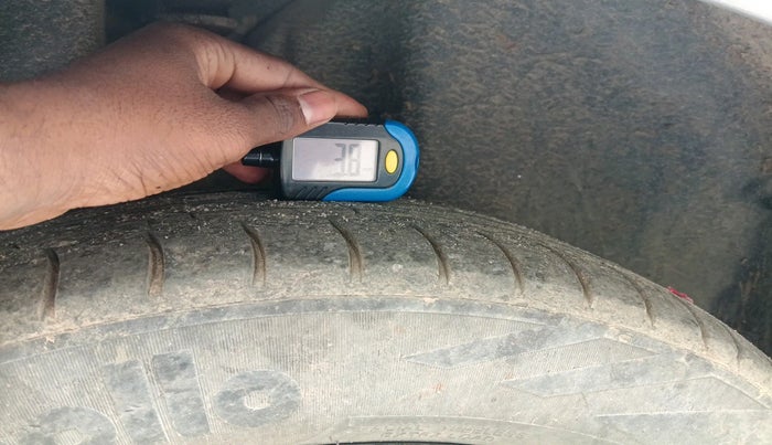 2012 Skoda Rapid ELEGANCE 1.6 TDI CR MT, Diesel, Manual, 1,12,047 km, tyre