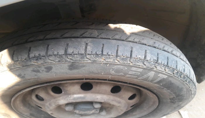 2014 Maruti Wagon R 1.0 LXI, Petrol, Manual, 91,082 km, tyre