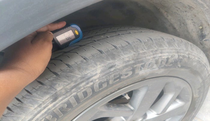 2021 Tata Safari XT, Diesel, Manual, 42,224 km, tyre