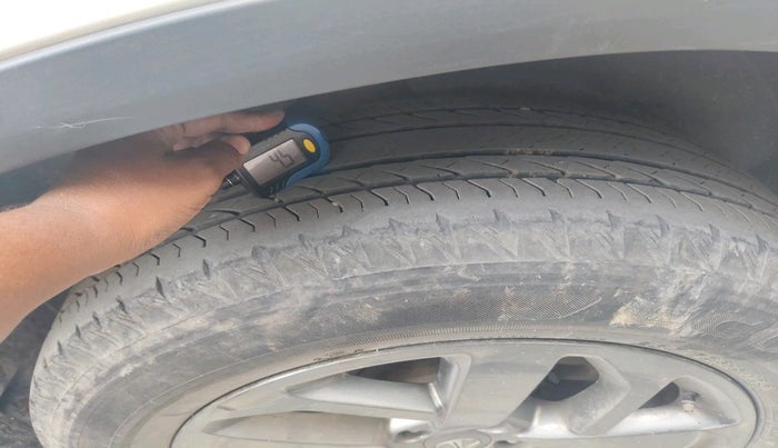 2021 Tata Safari XT, Diesel, Manual, 42,224 km, tyre