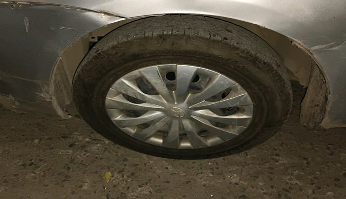 2012 Toyota Etios G, Petrol, Manual, 1,41,758 km, tyre