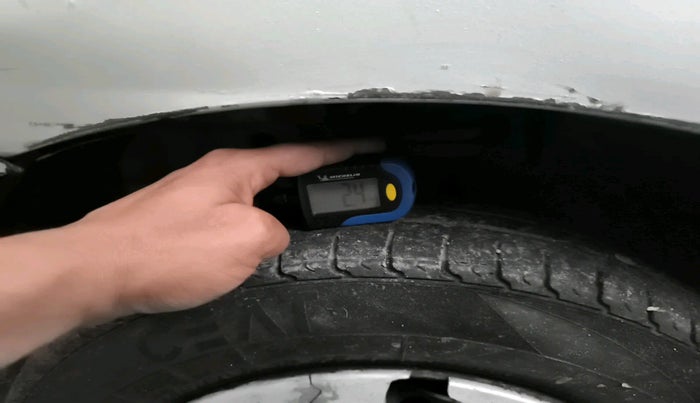 2013 Maruti Wagon R 1.0 LXI CNG, Petrol, Manual, 79,871 km, tyre