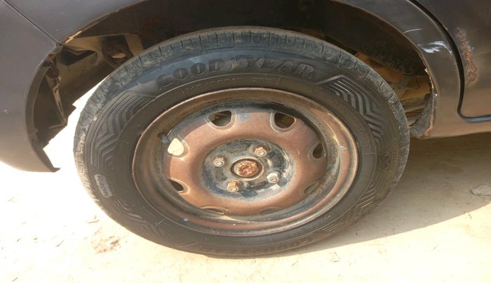 2016 Maruti Alto K10 VXI, Petrol, Manual, 70,001 km, tyre