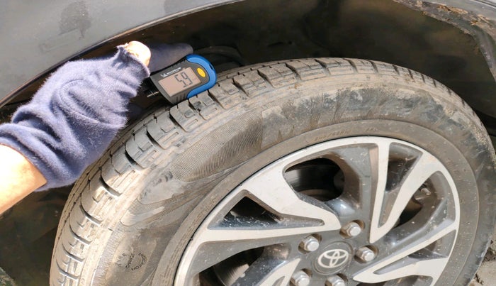 2021 Toyota Innova Crysta 2.7 GX 7 STR MT, Petrol, Manual, 55,501 km, tyre