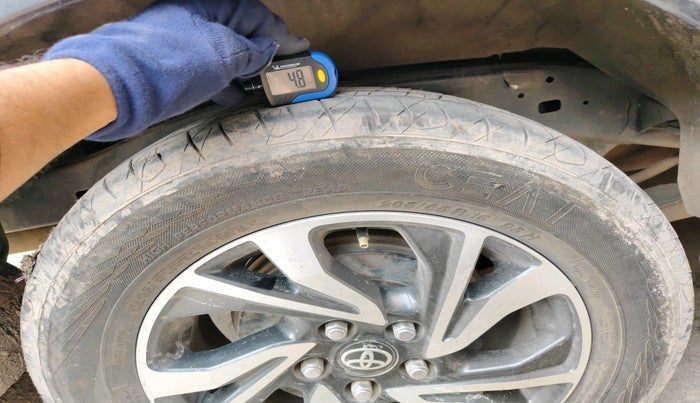 2021 Toyota Innova Crysta 2.7 GX 7 STR MT, Petrol, Manual, 55,501 km, tyre