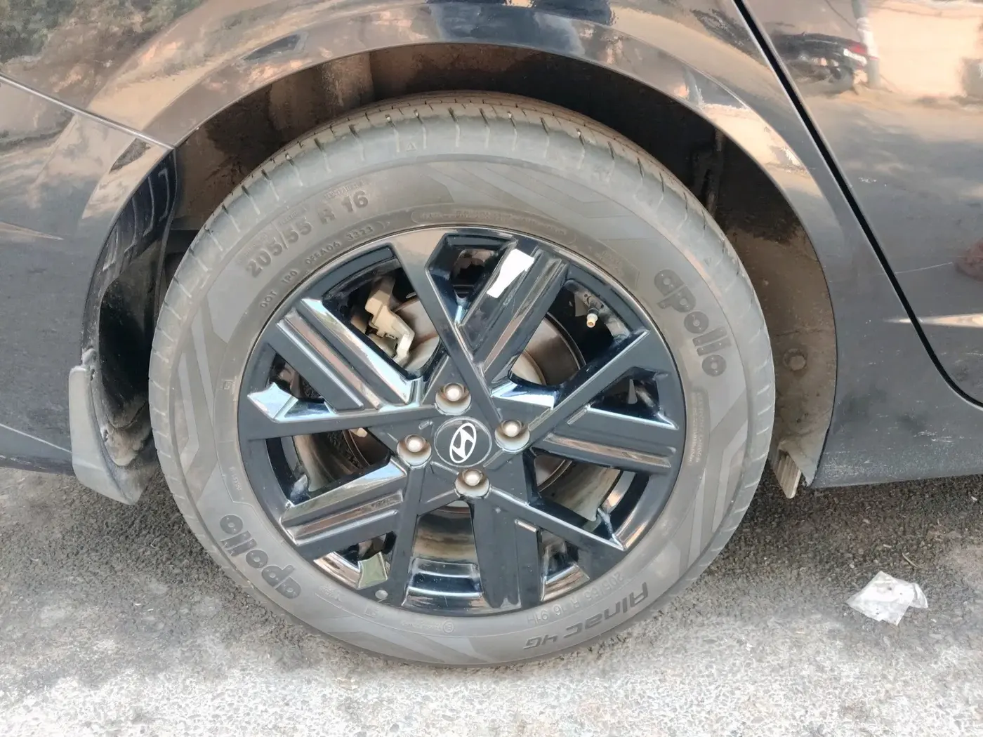 2023 Hyundai Verna SX (O) 1.5 TURBO PETROL DCT, Petrol, Automatic, 35,200 km, tyre