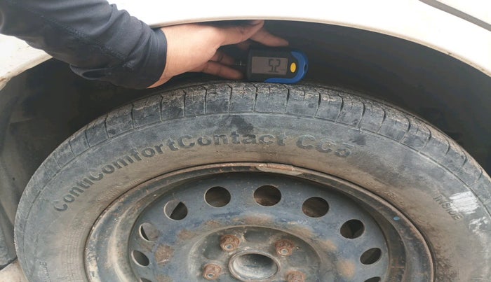 2014 Maruti Ertiga VXI, Petrol, Manual, 1,20,768 km, tyre