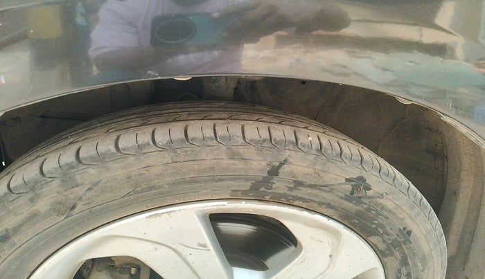 2015 Honda City 1.5L I-VTEC V MT, Petrol, Manual, 1,56,612 km, tyre