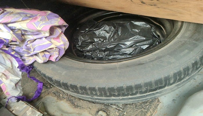 2015 Honda City 1.5L I-VTEC V MT, Petrol, Manual, 1,56,612 km, tyre