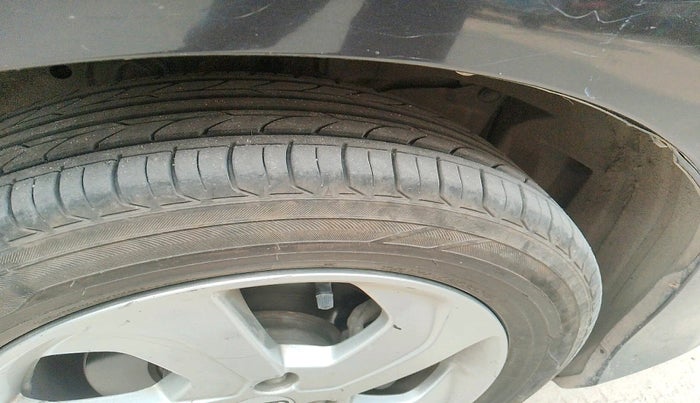 2015 Honda City 1.5L I-VTEC V MT, Petrol, Manual, 1,56,612 km, tyre