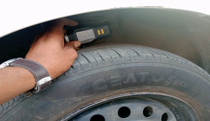 2020 Maruti Ertiga VXI SHVS, Petrol, Manual, 75,155 km, tyre