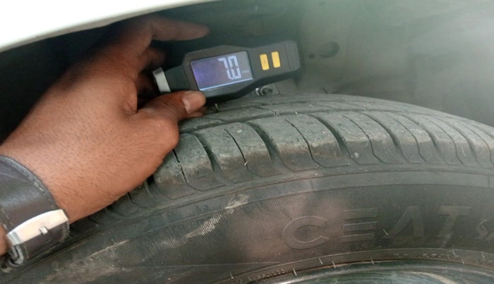 2020 Maruti Ertiga VXI SHVS, Petrol, Manual, 75,155 km, tyre