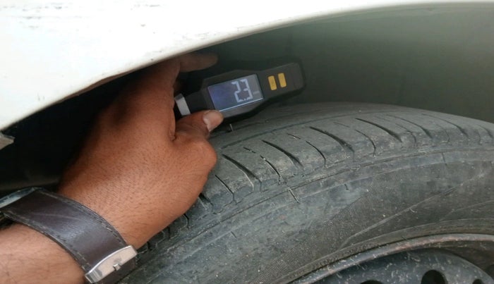 2020 Maruti Ertiga VXI SHVS, Petrol, Manual, 75,155 km, tyre