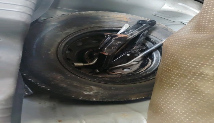 2012 Hyundai i10 MAGNA 1.2, Petrol, Manual, 87,938 km, tyre