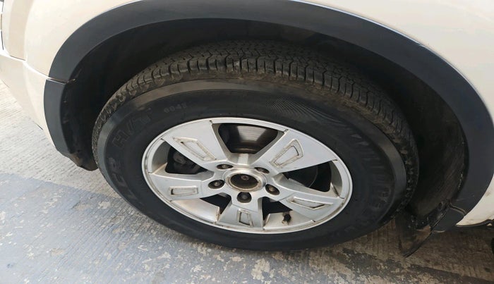 2013 Mahindra XUV500 W8, Diesel, Manual, 81,083 km, tyre