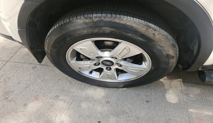 2013 Mahindra XUV500 W8, Diesel, Manual, 81,083 km, tyre