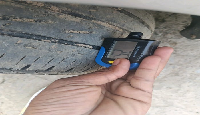 2012 Volkswagen Jetta COMFORTLINE TSI, Petrol, Manual, 1,24,155 km, tyre