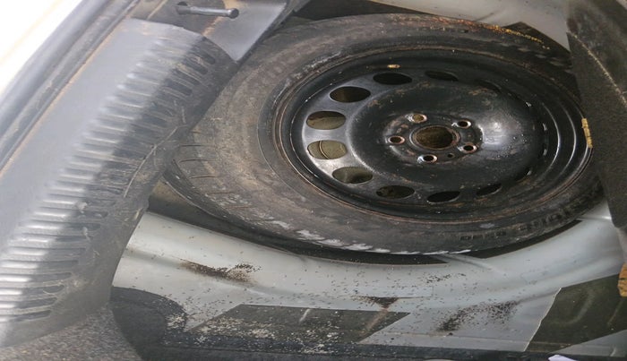 2012 Volkswagen Jetta COMFORTLINE TSI, Petrol, Manual, 1,24,155 km, tyre